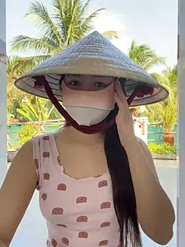 Snapshot of BabyThree_ chatting on 03/18/25, 08:28 BabyThree online show from 03/18/25, 08:28