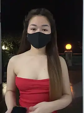 Snapshot of BabyThree_ chatting on 11/25/25, 01:33 BabyThree online show from 11/25/25, 01:33