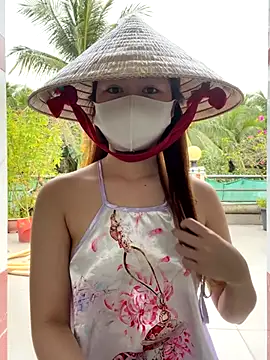 Snapshot of BabyThree_ chatting on 11/26/25, 08:36 BabyThree online show from 11/26/25, 08:36