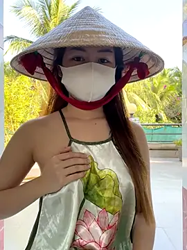 Snapshot of BabyThree_ chatting on 11/29/25, 08:25 BabyThree online show from 11/29/25, 08:25