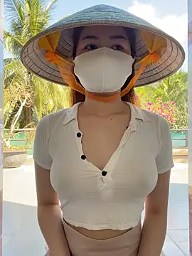 BabyThree  online show from 03/06/26, 07:58