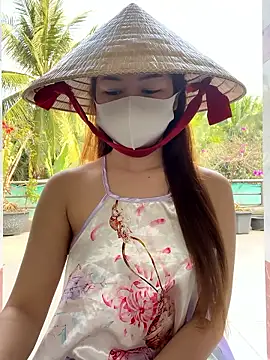 BabyThree  online show from 01/08/26, 08:42