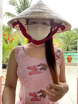 Snapshot of BabyThree_ chatting on 11/12/25, 08:18 BabyThree online show from 11/12/25, 08:18