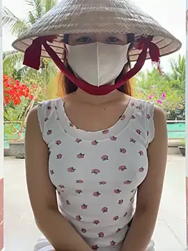 BabyThree  online show from 02/11/26, 09:42