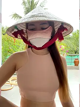 Snapshot of BabyThree_ chatting on 10/21/25, 07:52 BabyThree online show from 10/21/25, 07:52