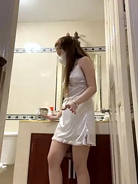 BabyThree  online show from 01/12/26, 07:09