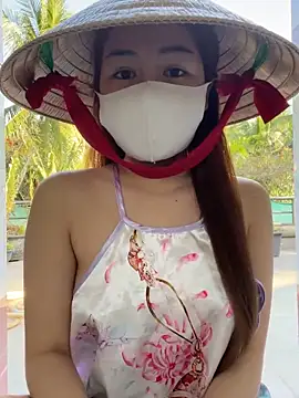 Snapshot of BabyThree_ chatting on 12/15/25, 08:09 BabyThree online show from 12/15/25, 08:09