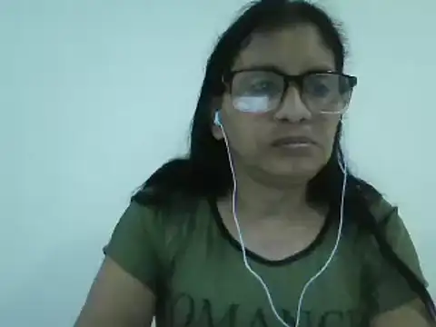 Snapshot of titssmall123 chatting on 02/01/25, 01:12 titssmall123 online show from 02/01/25, 01:12