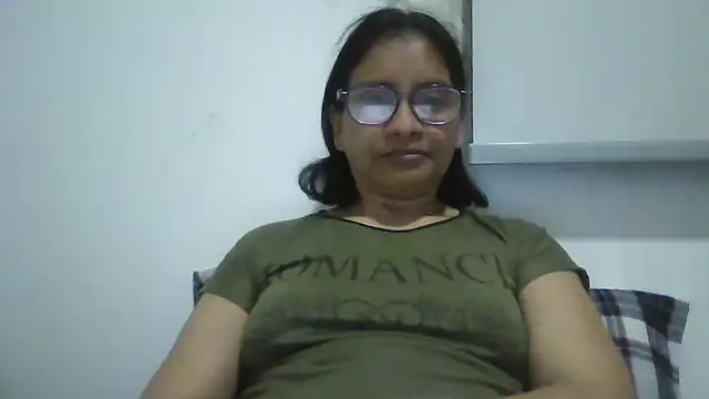 Snapshot of titssmall123 chatting on 09/28/25, 11:01 titssmall123 online show from 09/28/25, 11:01