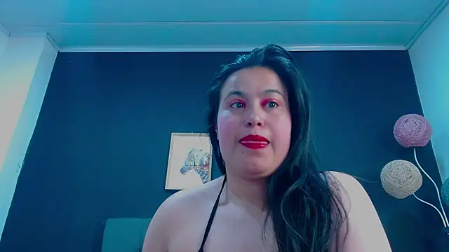 mia xx1 online show from 11/29/25, 10:04