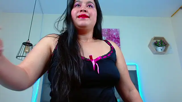 Snapshot of mia_xx1 chatting on 02/08/25, 04:03 mia xx1 online show from 02/08/25, 04:03