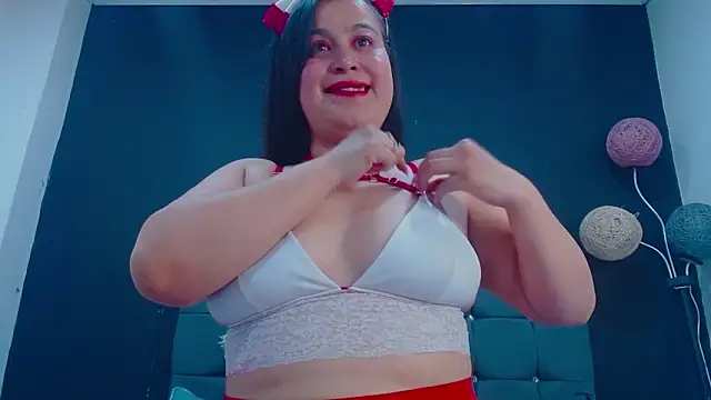 mia xx1 online show from 10/31/25, 02:52