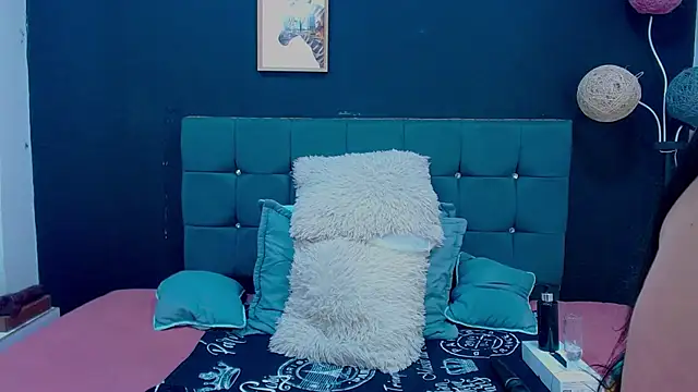 mia xx1 online show from 11/14/25, 03:43