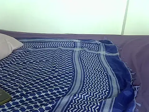 laetitia  online show from 10/22/25, 12:37