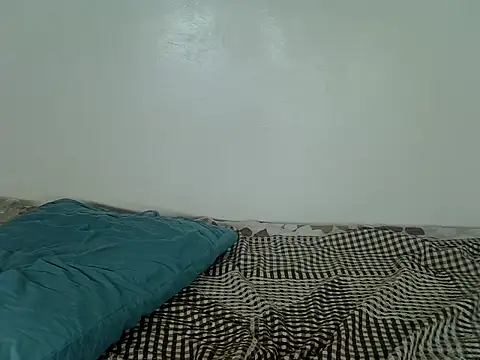 Snapshot of laetitia_ chatting on 09/18/25, 02:03 laetitia online show from 09/18/25, 02:03