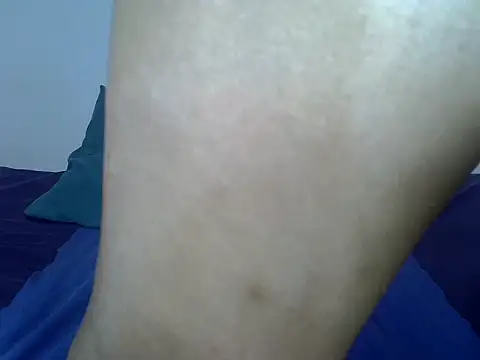 Snapshot of laetitia_ chatting on 10/06/25, 10:38 laetitia online show from 10/06/25, 10:38