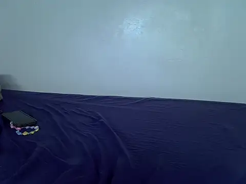 laetitia  online show from 11/26/25, 08:14