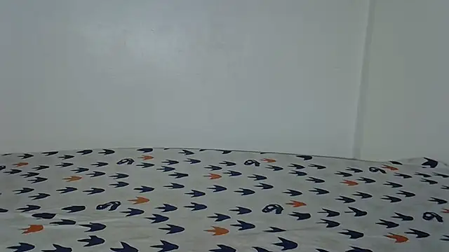 laetitia  online show from 04/05/26, 09:21