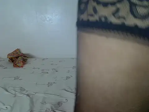 laetitia  online show from 02/25/26, 06:02