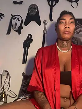 Snapshot of CUMQUEEN-XXX69 chatting on 12/22/25, 10:21 CUMQUEEN-XXX69 online show from 12/22/25, 10:21