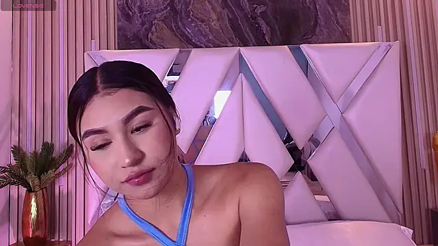 Snapshot of Zayda_1 chatting on 02/20/26, 12:29 Zayda 1 online show from 02/20/26, 12:29