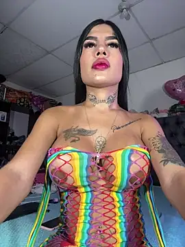 saragill323 online show from 11/02/25, 12:37