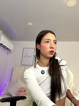 Cristall Bunny online show from 11/18/25, 12:48