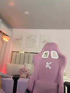 Cristall Bunny online show from 10/24/25, 12:42