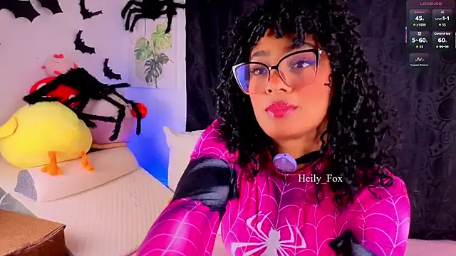 Snapshot of Heily_Fox chatting on 10/31/25, 08:00 Heily Fox online show from 10/31/25, 08:00