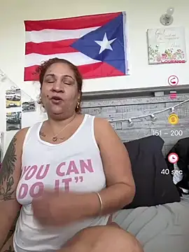 Snapshot of ladycreamypr2 chatting on 06/19/26, 05:52 ladycreamypr2 online show from 06/19/26, 05:52