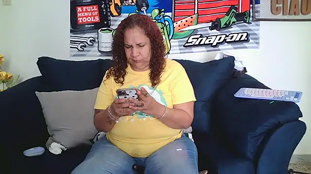 Snapshot of ladycreamypr2 chatting on 06/25/26, 04:12 ladycreamypr2 online show from 06/25/26, 04:12