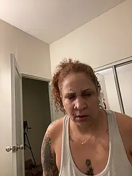 Snapshot of ladycreamypr2 chatting on 02/25/26, 05:07 ladycreamypr2 online show from 02/25/26, 05:07