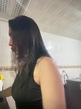 Snapshot of Yulia_sx chatting on 06/25/26, 04:34 Yulia sx online show from 06/25/26, 04:34
