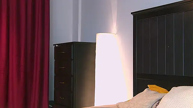 Yanira Muslim online show from 09/19/25, 04:27