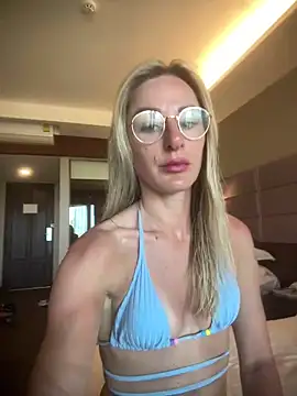Liana Lou online show from 04/02/26, 06:53