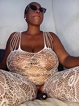 Snapshot of Mtsepara chatting on 04/14/26, 11:43 Mtsepara online show from 04/14/26, 11:43