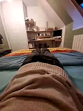 Snapshot of Vijeniv13 chatting on 02/19/26, 05:32 Vijeniv13 online show from 02/19/26, 05:32