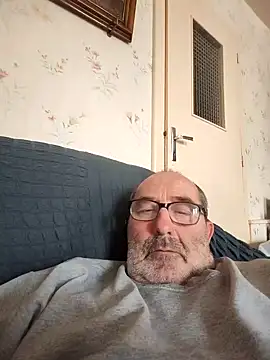 gillou1234 online show from 10/31/25, 01:41