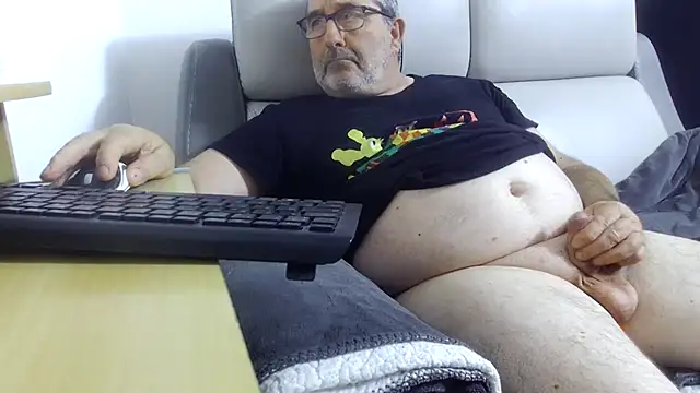 Snapshot of gillou1234 chatting on 09/22/25, 10:38 gillou1234 online show from 09/22/25, 10:38