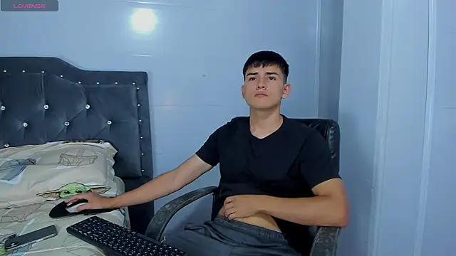 Jacobb Lee online show from 12/15/25, 04:35