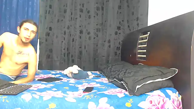 Hot Sharks  online show from 11/04/25, 07:23