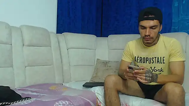 Hot Sharks  online show from 03/03/26, 07:59