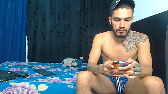 Hot Sharks  online show from 11/28/25, 03:17