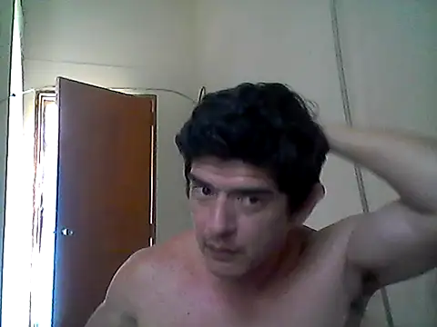 Snapshot of Marobronco chatting on 11/17/25, 05:06 Marobronco online show from 11/17/25, 05:06