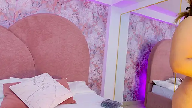 Sara Desire online show from 09/25/25, 12:22