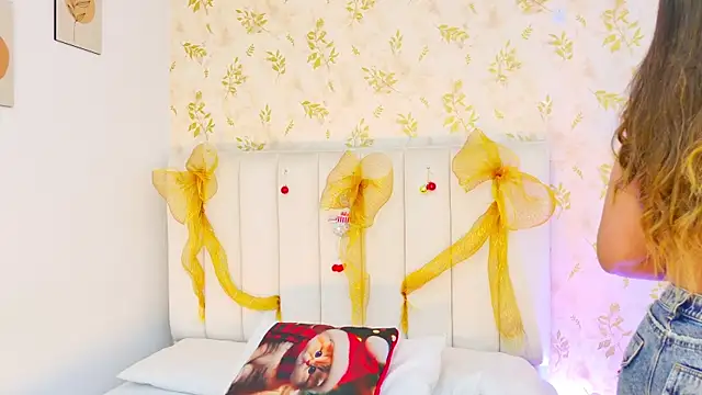 Snapshot of Sara_Desire chatting on 01/06/26, 12:20 Sara Desire online show from 01/06/26, 12:20