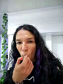 rebekka simpson online show from 12/21/25, 07:59