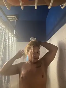 allissonw13 online show from 11/18/25, 03:54