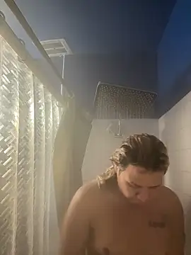 allissonw13 online show from 12/15/25, 08:47