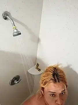 allissonw13 online show from 04/03/26, 05:36